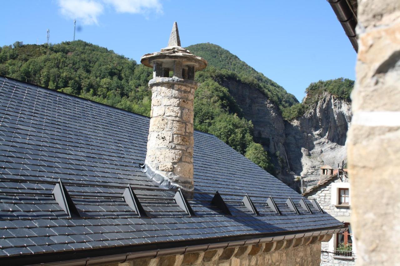 Albergue Casa De Broto Kültér fotó